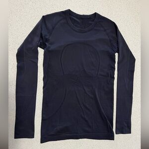 Lululemon navy Longsleeve 6